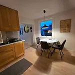 Cosy House, Central And Tranquil